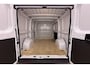 Peugeot Boxer 2.2 BlueHDi 120 L1H1 3.3t | Airco | In hoogte verstelbare zittingen | Parkeersensoren | Armsteunen | Centrale deurvergrendeling | Hill hold | Stuurbediening