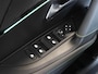 Peugeot e-2008 EV GT Avantage 54 kWh 156PK | 1ste eigenaar | AppleCarPlay/AndroidAuto | Climate Control | Adaptive Cruise Control | 360'Camera | FULL LED | Navigatie | LMV | Parkeersensoren | Privacy Glass | Isofix | Two-Tone | Sfeerverlichting |