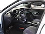 Peugeot e-2008 EV GT Avantage 54 kWh 156PK | 1ste eigenaar | AppleCarPlay/AndroidAuto | Climate Control | Adaptive Cruise Control | 360'Camera | FULL LED | Navigatie | LMV | Parkeersensoren | Privacy Glass | Isofix | Two-Tone | Sfeerverlichting |