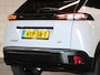 Peugeot e-2008 EV GT Avantage 54 kWh 156PK | 1ste eigenaar | AppleCarPlay/AndroidAuto | Climate Control | Adaptive Cruise Control | 360'Camera | FULL LED | Navigatie | LMV | Parkeersensoren | Privacy Glass | Isofix | Two-Tone | Sfeerverlichting |