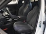 Peugeot e-2008 EV GT Avantage 54 kWh 156PK | 1ste eigenaar | AppleCarPlay/AndroidAuto | Climate Control | Adaptive Cruise Control | 360'Camera | FULL LED | Navigatie | LMV | Parkeersensoren | Privacy Glass | Isofix | Two-Tone | Sfeerverlichting |