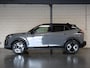 Peugeot e-2008 EV 156PK GT Avantage 54 kWh | 1ste eigenaar | ACCU 98% | AppleCarPlay/AndroidAuto | Climate Control | Adaptive Cruise Control | 360'Camera | FULL LED | Navigatie | LMV | Parkeersensoren | Privacy Glass | Isofix | Two-Tone | Sfeerverlichting |