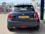 MINI Cooper 3-Deurs 1.5 60 Years Edition / Automaat / NL-Auto / Open-Panodak / Head-Up Display / Vol-Leder / Stoelverwarming / Cruise-Control / Apple-Carplay & Android-Auto / Draadloze-Telefoonlader / Climate-Control / Keyless / LED / PDC V+A / 17'' LMV / ENZ.