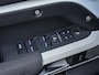 Land Rover Defender l Schuif-/kantel Panorama dak l Black Pack l Stuurwielverwarming l Trekhaak l Treekplank