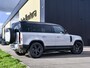 Land Rover Defender 110 2.0 P400e l Schuif-/kantel Panorama dak l Black Pack l Stuurwielverwarming l Trekhaak l Treekplank