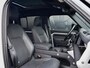 Land Rover Defender 110 2.0 P400e l Schuif-/kantel Panorama dak l Black Pack l Stuurwielverwarming l Trekhaak l Treekplank