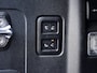 Land Rover Defender l Schuif-/kantel Panorama dak l Black Pack l Stuurwielverwarming l Trekhaak l Treekplank