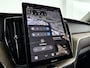 Volvo XC60 T6 Plug-in hybrid AWD Ultra Dark | SOH 100% | Panoramadak | 360° camera | Harman Kardon | Head-up Display | Stoel- en Stuurverwarming | Trekhaak