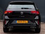 Volkswagen T-Roc 1.5 TSI R-Line | 150 PK | Trekhaak | IQ-Light | Camera | Stoelverwarming | Beats | PDC Rondom |