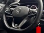Volkswagen T-Roc 1.5 TSI R-Line | 150 PK | Trekhaak | IQ-Light | Camera | Stoelverwarming | Beats | PDC Rondom |