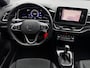 Volkswagen T-Roc 1.5 TSI R-Line | 150 PK | Trekhaak | IQ-Light | Camera | Stoelverwarming | Beats | PDC Rondom |