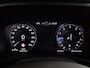 Volvo XC40 2.0 B3 R-Design | Stoel/Stuur verwarming | Adaptieve Cruise | Parkeersensoren V+A | Parkeercamera | Extra getint glas | Harman/Kardon | BLIS | Volvo on Call |