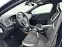 Volvo V40 Cross Country 1.5 T3 Dynamic Edition | Trekhaak | Panoramadak | Keyless | PDC V+A en Camera | Premium Sound | Navigatie | Extra Getint Glas |