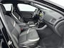Volvo V40 Cross Country 1.5 T3 Dynamic Edition | Trekhaak | Panoramadak | Keyless | PDC V+A en Camera | Premium Sound | Navigatie | Extra Getint Glas |