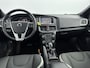 Volvo V40 Cross Country 1.5 T3 Dynamic Edition | Trekhaak | Panoramadak | Keyless | PDC V+A en Camera | Premium Sound | Navigatie | Extra Getint Glas |