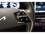 Kia Niro EV e-Niro DynamicLine 64.8 kWh 3-fase [ Navi Adapt.cruise Apple / Android Camera Stoel-en stuurverwarming ]