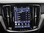 Volvo V60 2.0 T6 Plug-in hybrid AWD Ultra Dark | B&W Audio | HUD | Stoelverwarming V+A | Panoramadak | Memory stoelen | Dodehoek detectie | Camera 360° |