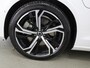 Volvo V60 2.0 T6 Plug-in hybrid AWD Ultra Dark | B&W Audio | HUD | Stoelverwarming V+A | Panoramadak | Memory stoelen | Dodehoek detectie | Camera 360° |