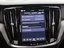 Volvo V60 2.0 T6 Plug-in hybrid AWD Ultra Dark | B&W Audio | HUD | Stoelverwarming V+A | Panoramadak | Memory stoelen | Dodehoek detectie | Camera 360° |