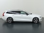 Volvo V60 2.0 T6 Plug-in hybrid AWD Ultra Dark | B&W Audio | HUD | Stoelverwarming V+A | Panoramadak | Memory stoelen | Dodehoek detectie | Camera 360° |