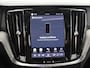 Volvo V60 2.0 T6 Plug-in hybrid AWD Ultra Dark | B&W Audio | HUD | Stoelverwarming V+A | Panoramadak | Memory stoelen | Dodehoek detectie | Camera 360° |