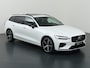 Volvo V60 2.0 T6 Plug-in hybrid AWD Ultra Dark | B&W Audio | HUD | Stoelverwarming V+A | Panoramadak | Memory stoelen | Dodehoek detectie | Camera 360° |
