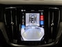 Volvo V60 2.0 T6 Plug-in hybrid AWD Ultra Dark | B&W Audio | HUD | Stoelverwarming V+A | Panoramadak | Memory stoelen | Dodehoek detectie | Camera 360° |