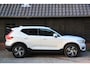 Volvo XC40 2.0 T4 AWD Momentum Pro