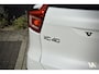 Volvo XC40 T4 211pk Recharge Plus Dark Facelift R-Design Plug-in Hybrid | Elektr. Sportstoelen met Memory | Trekhaak af fabriek | Harman Kardon | Achteruitrijcamera | 1e eig. Dealer O.H.