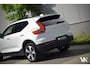 Volvo XC40 T4 211pk Recharge Plus Dark Facelift R-Design Plug-in Hybrid | Elektr. Sportstoelen met Memory | Trekhaak af fabriek | Harman Kardon | Achteruitrijcamera | 1e eig. Dealer O.H.