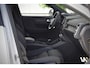 Volvo XC40 T4 211pk Recharge Plus Dark Facelift R-Design Plug-in Hybrid | Elektr. Sportstoelen met Memory | Trekhaak af fabriek | Harman Kardon | Achteruitrijcamera | 1e eig. Dealer O.H.