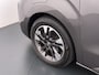 Opel Vivaro-e Combi Electric 8-Persoons L2 75kWh Leder Panoramadak 2X Elek.Schuifdeur Trekhaak 360°Camera Stoelverwarming Apple Carplay Android Auto Navi Ecc SOH 90% Cruise Control Regen-Lichtsensor Privacy Glas Lmv DAB Led 1.000KG Trekgewicht Garantie op Accu tot 19-12-2030/160.000km