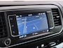 Opel Vivaro-e Combi Electric 8-Persoons L2 75kWh Leder Panoramadak 2X Elek.Schuifdeur Trekhaak 360°Camera Stoelverwarming Apple Carplay Android Auto Navi Ecc SOH 90% Cruise Control Regen-Lichtsensor Privacy Glas Lmv DAB Led 1.000KG Trekgewicht Garantie op Accu tot 19-12-2030/160.000km