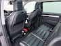 Opel Vivaro-e Combi Electric 8-Persoons L2 75kWh Leder Panoramadak 2X Elek.Schuifdeur Trekhaak 360°Camera Stoelverwarming Apple Carplay Android Auto Navi Ecc SOH 90% Cruise Control Regen-Lichtsensor Privacy Glas Lmv DAB Led 1.000KG Trekgewicht Garantie op Accu tot 19-12-2030/160.000km