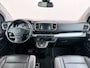 Opel Vivaro-e Combi Electric 8-Persoons L2 75kWh Leder Panoramadak 2X Elek.Schuifdeur Trekhaak 360°Camera Stoelverwarming Apple Carplay Android Auto Navi Ecc SOH 90% Cruise Control Regen-Lichtsensor Privacy Glas Lmv DAB Led 1.000KG Trekgewicht Garantie op Accu tot 19-12-2030/160.000km