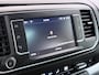 Opel Vivaro-e Combi Electric 8-Persoons L2 75kWh Leder Panoramadak 2X Elek.Schuifdeur Trekhaak 360°Camera Stoelverwarming Apple Carplay Android Auto Navi Ecc SOH 90% Cruise Control Regen-Lichtsensor Privacy Glas Lmv DAB Led 1.000KG Trekgewicht Garantie op Accu tot 19-12-2030/160.000km