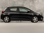 Toyota Yaris 1.5 Hybrid Sport Automaat (NAVIGATIE, CLIMATE, CAMERA, SPORTSTOELEN, KEYLESS, LM VELGEN, NIEUWE APK, NIEUWSTAAT)