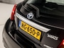 Toyota Yaris 1.5 Hybrid Sport Automaat (NAVIGATIE, CLIMATE, CAMERA, SPORTSTOELEN, KEYLESS, LM VELGEN, NIEUWE APK, NIEUWSTAAT)