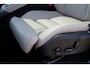 Volvo XC90 T8 AWD Ultra Bright Executive Edition | Nappa Leder met ventilatie | Bowers & Wilkins audio | Panoramadak | 360 graden camera | 22 inch Lichtmetalen velgen | Massagefunctie | Verwarmde voorstoelen & stuurwiel | Luchtvering | Gelamineerd en getint glas | Adaptieve Cruise Control | BLIS dodehoekdetectie | Forest Lake Metallic