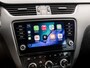 Skoda Octavia Combi 1.0 TSI Sport (APPLE CARPLAY, GROOT NAVI, CLIMATE, LEDER, STOELVERWARMING, SPORTSTOELEN, GETINT GLAS, CRUISE, PARKEERSENSOREN, NIEUWSTAAT)