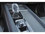 Volvo XC60 T8 Recharge AWD Plus Black Edition - IntelliSafe Assist & Surround - 360º Camera - Harman/Kardon audio - Adaptieve LED koplampen - Verwarmde voorstoelen, stuur & achterbank - Parkeersensoren voor & achter - Elektr. bedienb. voorstoelen met geheugen - Draadloze tel. lader - Extra getint glas - 21' LMV