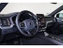 Volvo XC60 T8 Recharge AWD Plus Black Edition - IntelliSafe Assist & Surround - 360º Camera - Harman/Kardon audio - Adaptieve LED koplampen - Verwarmde voorstoelen, stuur & achterbank - Parkeersensoren voor & achter - Elektr. bedienb. voorstoelen met geheugen - Draadloze tel. lader - Extra getint glas - 21' LMV