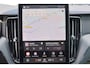 Volvo XC60 T8 Recharge AWD Plus Black Edition - IntelliSafe Assist & Surround - 360º Camera - Harman/Kardon audio - Adaptieve LED koplampen - Verwarmde voorstoelen, stuur & achterbank - Parkeersensoren voor & achter - Elektr. bedienb. voorstoelen met geheugen - Draadloze tel. lader - Extra getint glas - 21' LMV