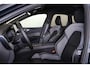 Volvo XC60 T8 Recharge AWD Plus Black Edition - IntelliSafe Assist & Surround - 360º Camera - Harman/Kardon audio - Adaptieve LED koplampen - Verwarmde voorstoelen, stuur & achterbank - Parkeersensoren voor & achter - Elektr. bedienb. voorstoelen met geheugen - Draadloze tel. lader - Extra getint glas - 21' LMV
