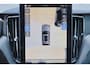 Volvo XC60 T8 Recharge AWD Plus Black Edition - IntelliSafe Assist & Surround - 360º Camera - Harman/Kardon audio - Adaptieve LED koplampen - Verwarmde voorstoelen, stuur & achterbank - Parkeersensoren voor & achter - Elektr. bedienb. voorstoelen met geheugen - Draadloze tel. lader - Extra getint glas - 21' LMV