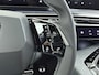 Peugeot E-3008 | Voorraad Voordeel € 6700 | GT Exclusive | Adaptieve cruise control met Stop&Go functie | Elektrische parkeerrem | Extra getinte achterste zijruiten en achterruit