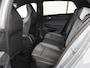 Volkswagen Golf 1.5 TSI R-Line Business | Carplay | Stoelverwarming | Led | Adaptive cruise | Parkeersensoren | Navigatie | Climate control | LM | Sfeerverlichting