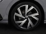 Volkswagen Golf 1.5 TSI R-Line Business | Carplay | Stoelverwarming | Led | Adaptive cruise | Parkeersensoren | Navigatie | Climate control | LM | Sfeerverlichting