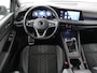 Volkswagen Golf 1.5 TSI R-Line Business | Carplay | Stoelverwarming | Led | Adaptive cruise | Parkeersensoren | Navigatie | Climate control | LM | Sfeerverlichting
