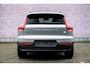 Volvo XC40 1.5 T4 Plug-in Hybrid Plus Dark | PHEV | Panoramadak | Harman Kardon Audio | Achteruitrijcamera | Parkeersensoren | Keyless Entry | Elektrische Achterklep | Elektrisch Verstelbare Voorstoelen | Navigatie | Apple Carplay | Android Auto | Cruise Control